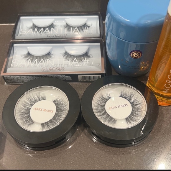 Makeup - Picture 2 of 5